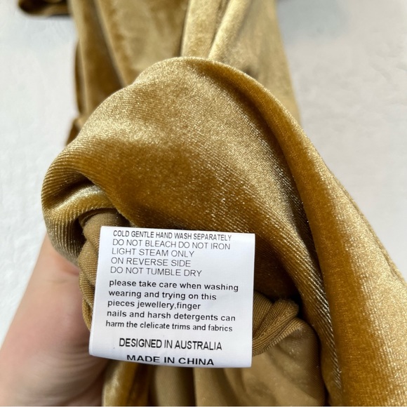 Elliatt Gold Velvet Velour Midi Ruffle Cocktail Dress Revolve XS - Picture 9 of 9